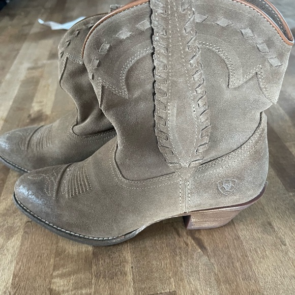 Ariat women’s suede boots size 7. - Picture 2 of 8